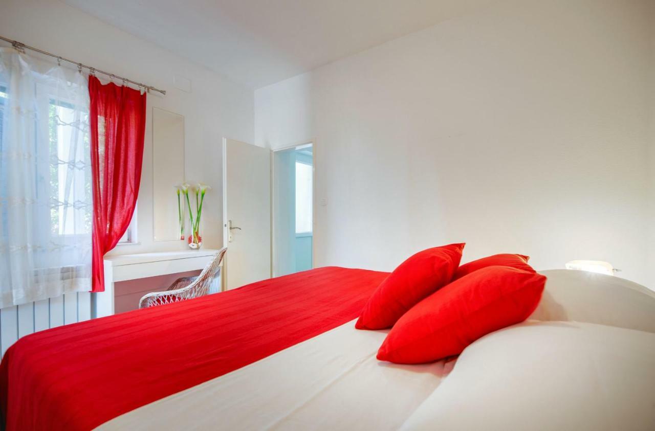 Cozy New Flat For 2 Or 3 Apartamento Hvar Town Exterior foto